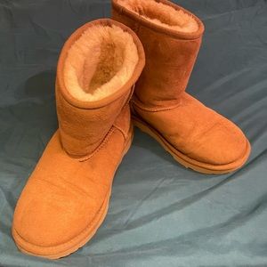 Girls Kids Ugg Boots Size 4 US Classic Chesnut